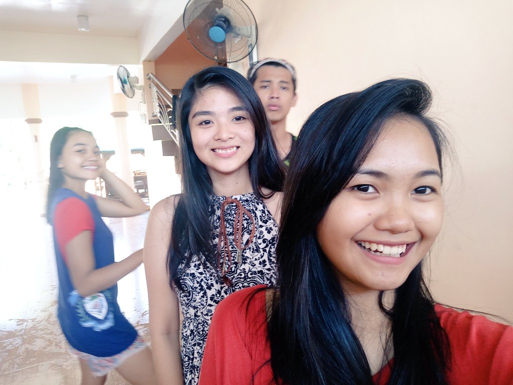 samanthaxyx's tweet photo. omg finally, 8/8 tb for lifeu! love u freaks mwa x https://t.co/CKBdnyXOTt