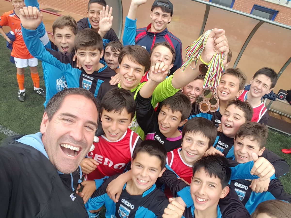 dibupuntes's tweet photo. Merecido premio a la ilusión. Felicidades campeones!! Gora @MartuMke https://t.co/qIheLTCyGY