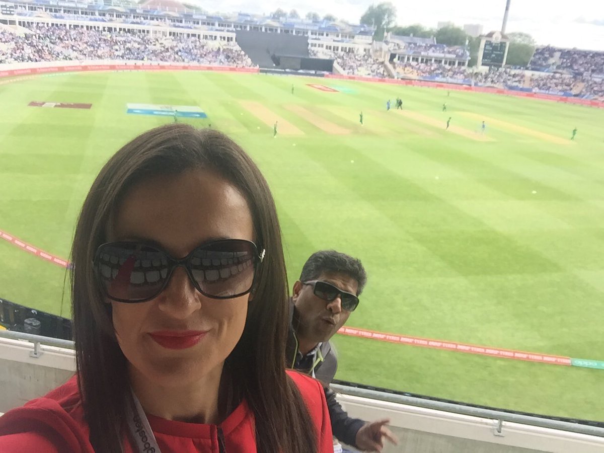 ValentinaStoj's tweet photo. Live! India v Pakistan #INDvPAK #ICC#ChampionshipsTrophy #Cricket @england #Birmingham #Edgbaston #greatview #soclose https://t.co/3UTDx3Cnmc