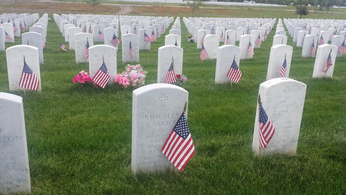 LEARNTOGROWU's tweet photo. #MemorialDay 
#TheyFlewBecauseHeKnew 
#MyDad Used His #technology  skills to keep people up, not bring them down
#LearnToGrowU https://t.co/DqrDqUVABq