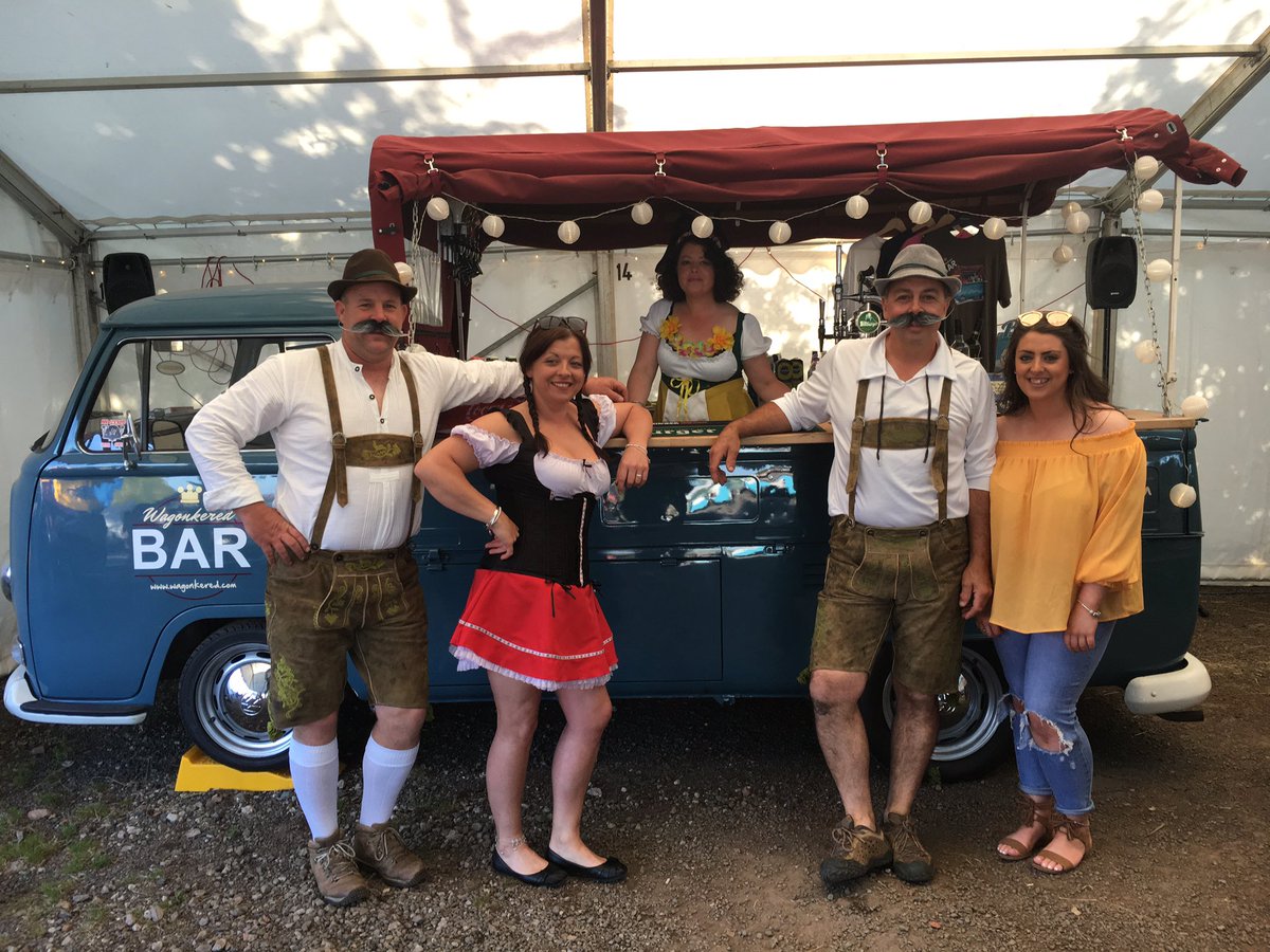 The wagonkered team in costume !