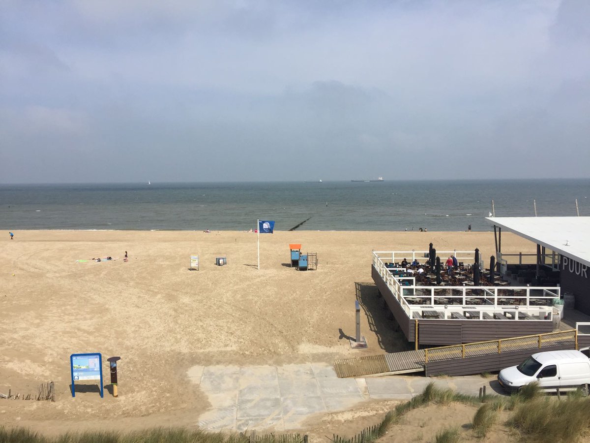 ErikMensonides's tweet photo. Morgen lekker uitwaaien #ophetstrand en onze zoon ophalen bij #breskens #puur #post40 #strandwacht https://t.co/6VqiNkD14y