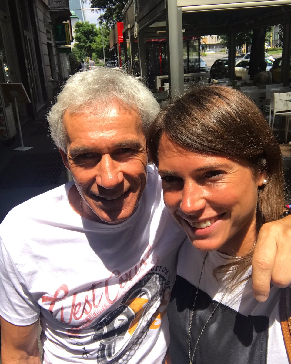 A passeggio con la mia nuova fiamma ❤️ <a href="/ReginaBaresi/">Regina Baresi</a> #milano #sole #pranzo #figlia