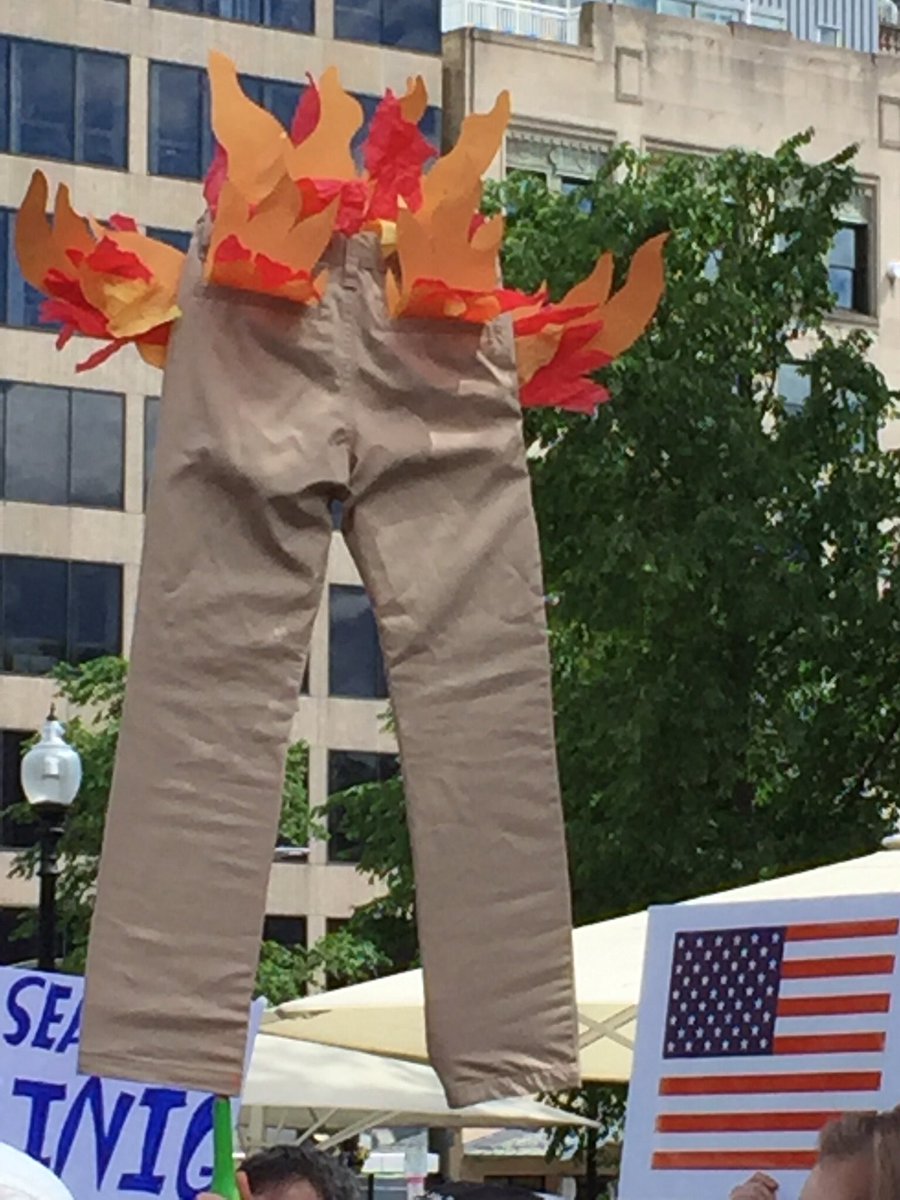 LinaTuck1's tweet photo. #MarchfForTruth #AMJoy Boston March for Truth https://t.co/CI8zGCEIz8