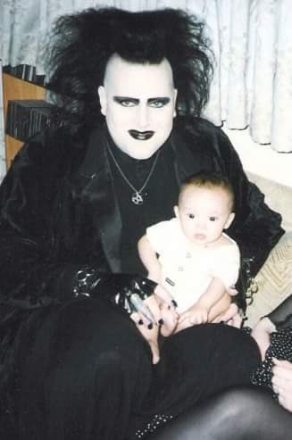 Imagine lookin back on ye baby pics an ye arl man was the fuckin mothership of all goths an that hahaha