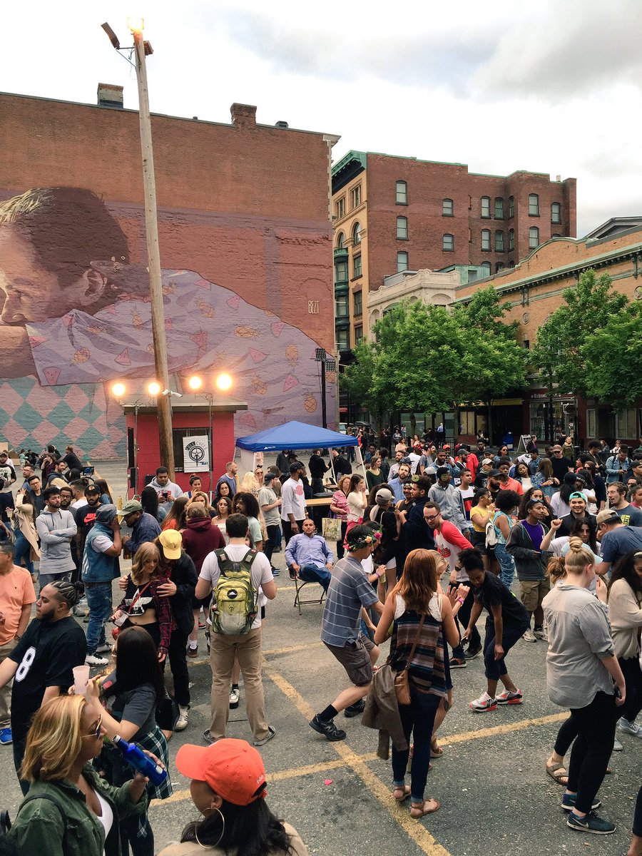 ebernsen's tweet photo. The creative energy in Providence always feel right...but #PVDFest was exceptionally positive yesterday. Great vibes https://t.co/tmBAFrRXB3