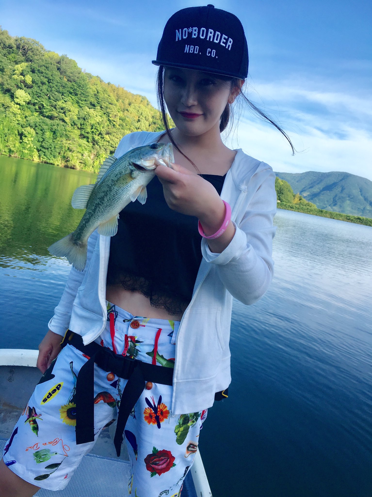 宇野澤瞳 Twitterissa バス釣り 最高でした Deps 偏光サングラス 次元 釣り 釣りガール Bassfishing Fishing ブラックバス バスフィッシング ルアーフィッシング ルアー T Co Qt1ppnyboq Twitter