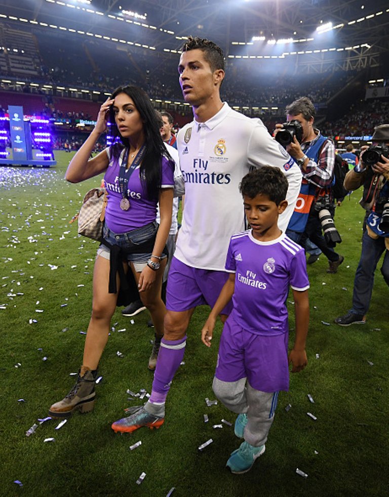 Georgina ketika mendampingi Ronaldo usai kemenangan Liga Champions