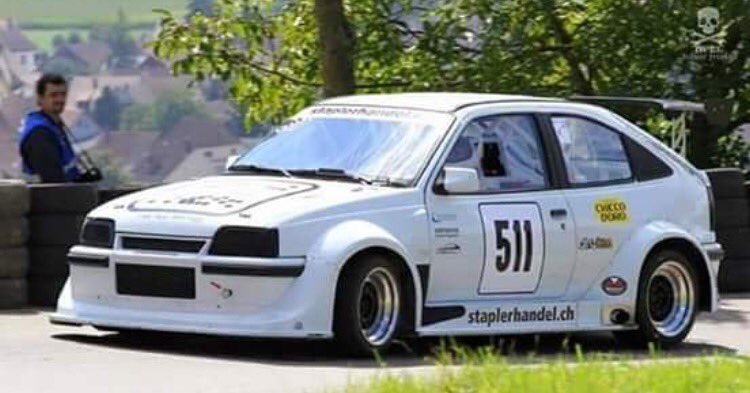 Thundersaloons's tweet photo. An interesting Vauxhall Astra #Thundersaloon https://t.co/2tXtCxP5QS