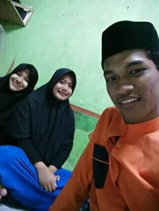 mtreall04's tweet photo. Berani jatuh cinta berarti siap patah hati. Siap patah hati berarti berani coba lagi. ;) https://t.co/9dK47N1lGr