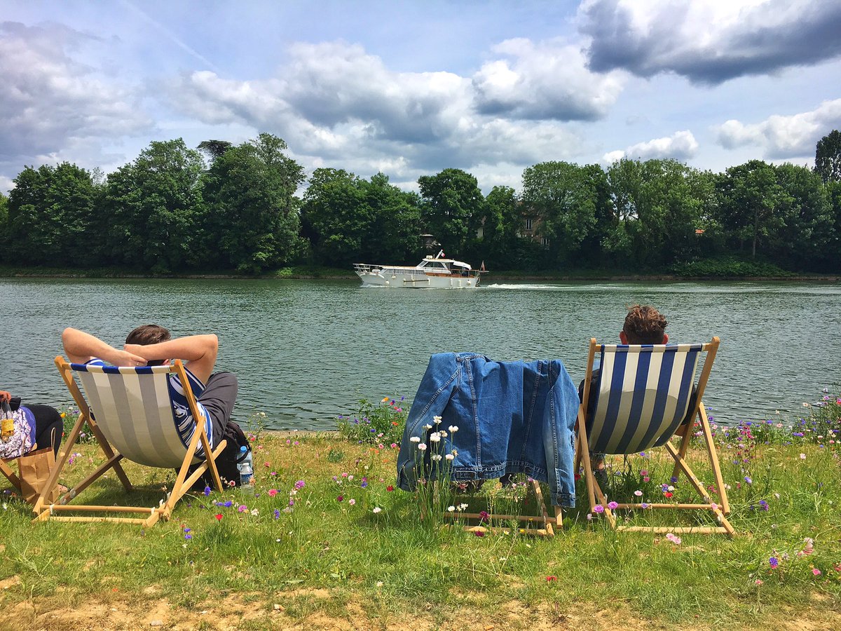 JuvisyOfficiel's tweet photo. Un seul dimanche au bord de l'eau... #Juvisy. Vide grenier, animations et restauration sur le quai Gambetta https://t.co/xNdIiknX5v