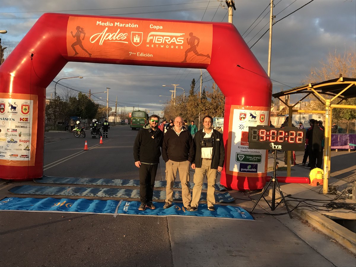 durabayen's tweet photo. El #EquipoTYR listo para Media Maratón #Apdes https://t.co/btqNFjXGaY