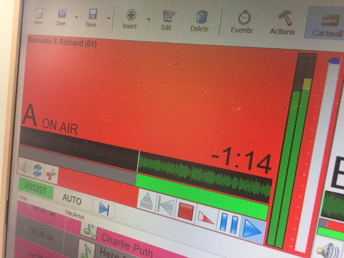 Kippenvel. Interview van twee jaar terug met Richard Bijl on air. <a href="/RopaRadio/">RopaRadio</a>