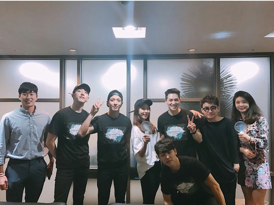 MyKoreanDramaID's tweet photo. Udah lama banget ga lihat Yonghwa bareng Shinhye 😍 *ehmm tp condongnya kok ke Jonghyun 😂 https://t.co/ImntTdzOIO