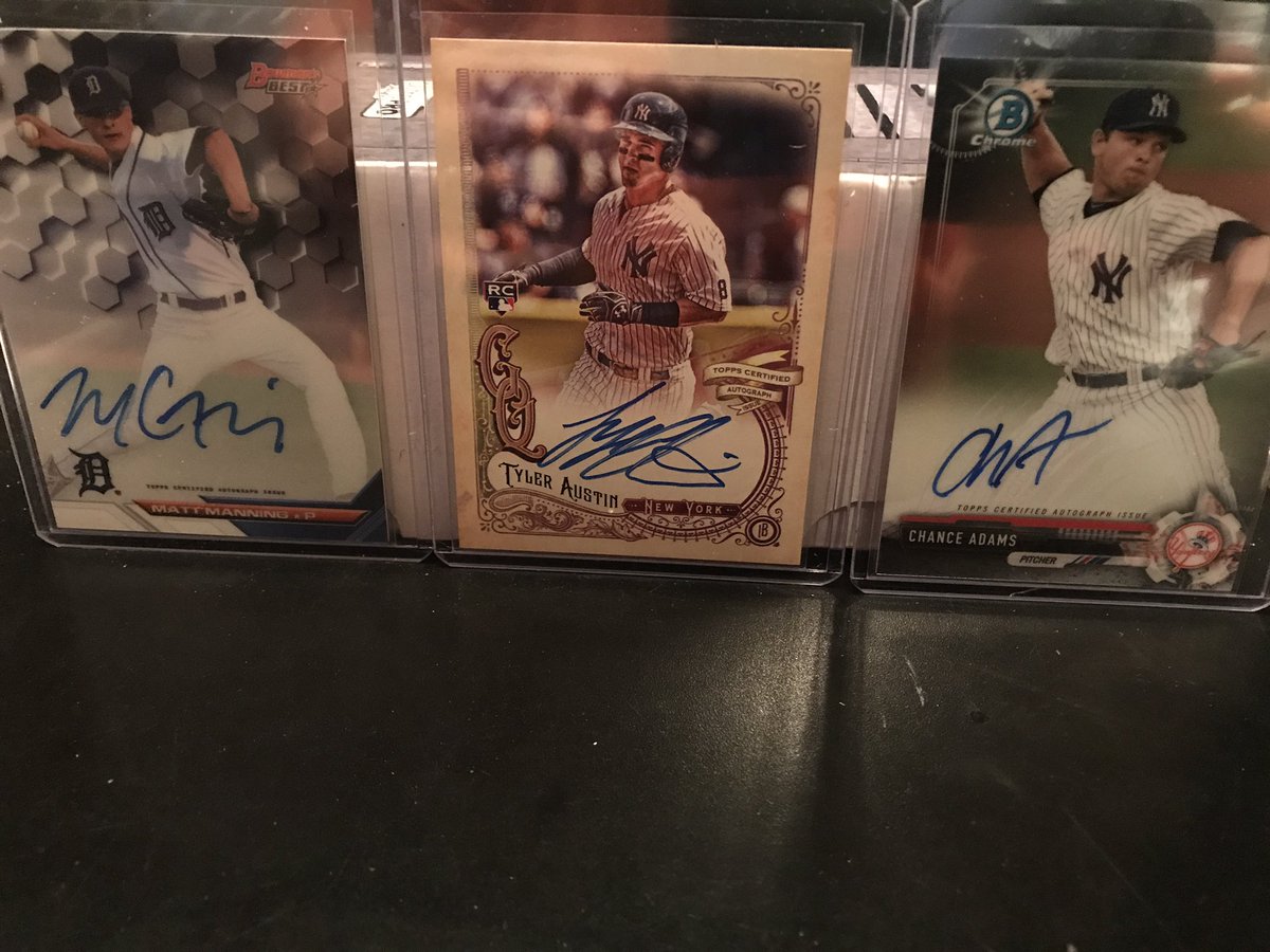 16bitcards's tweet image. Best @thelootlocker yet 4 autos and a numbered card.