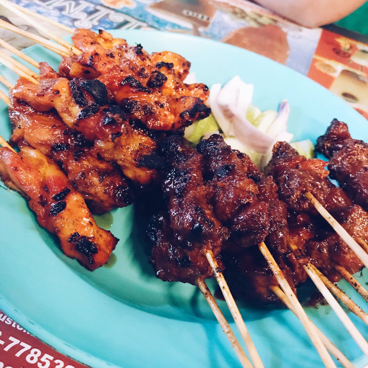 eifamraf's tweet photo. Sedapppp wehhh satay niii. Daging RM1 secucuk, ayam 0.90 secucuk. Mahal? https://t.co/psKiFSlZkt