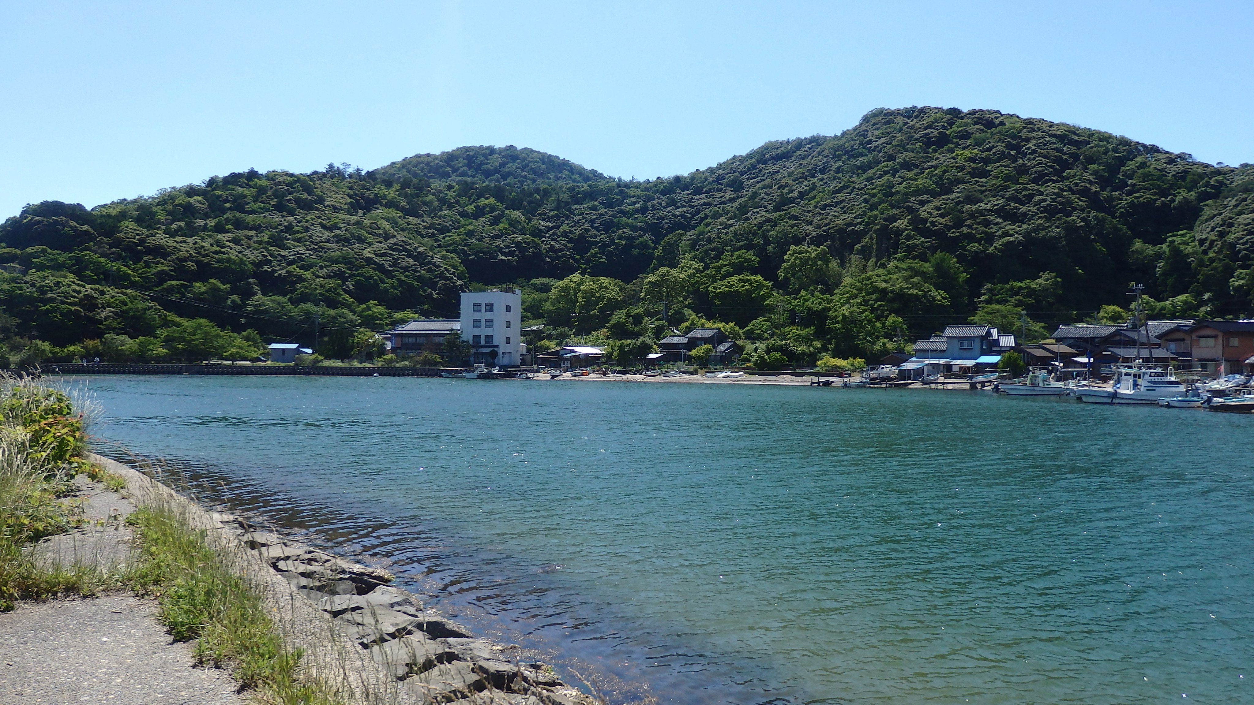 しびしび 久美浜湾の最北 日本海と通じてるらしい小天橋 釣りしてる人が多かった印象 残念ながら砂浜にはたどり着けなかったので 今度行ったときにでもよってみたい 久美浜 小天橋 T Co Alfbax5pxr Twitter