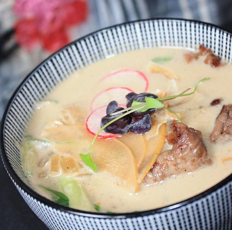 Mr. M say food for the body is not enough, there must be #food for the soul. Nothing warms the #soul more than Mr. M's #Massamancurry 🍛👌🏻