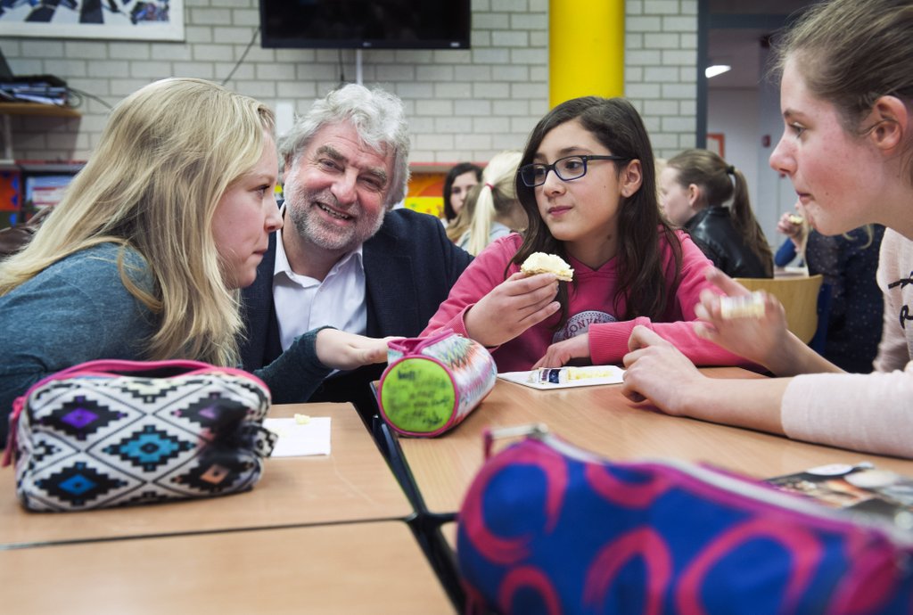 Sil (14) over zijn #MaS stage: "Het leuke van deze politieke stage is de variatie. Ik vond het 'n geslaagde #stage." nieuwegein.d66.nl/2017/06/maatsc…