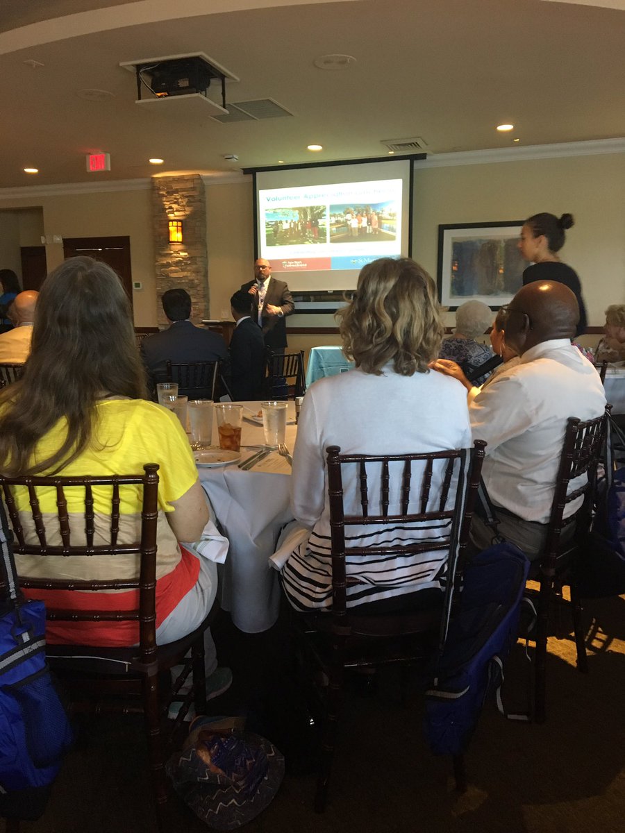 cbarto1's tweet photo. Awesome to meet other volunteers @StMarysMC Volunteer Appreciation Lunch @Seasons52 #volunteerappreciationweek #delayed #stuckindrafts https://t.co/7To5jlveT1