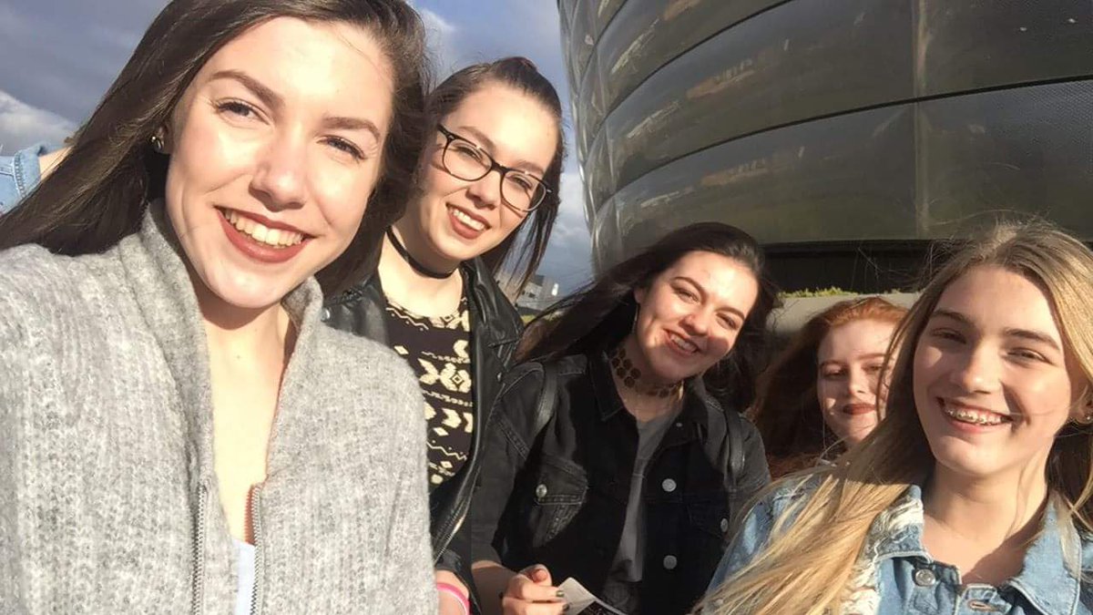SPlDERVRSE's tweet photo. Thankyou Ethan and Grayson for 4ou and for uniting me with some of my bestest friends💕 #OneYearOf4OU https://t.co/IIniItxlnh