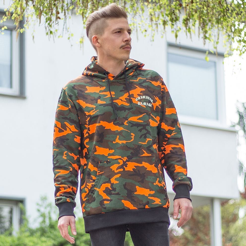 stagedives_'s tweet photo. Bringing some colors in my camo game. New hoodie from @criminaldamage ✨
#criminaldamage #hoodie #cdarmy #camouflag… https://t.co/FkqqL8c6uB https://t.co/400oG8Yjkr