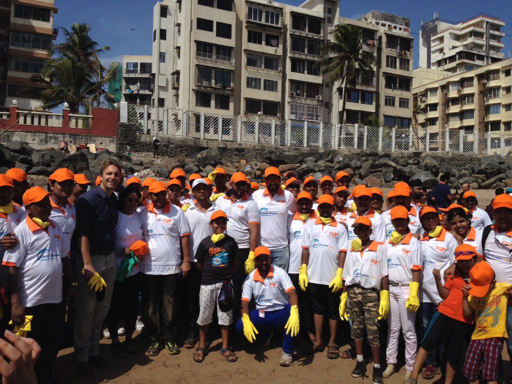 SHMShipcare's tweet photo. Team @SHMShipcare successfully volunteered for the #CleanupDrive with @AfrozShah1. #SHMCleanupDrive #WorldEnvironmentDay https://t.co/Kx3VV3Qxo3