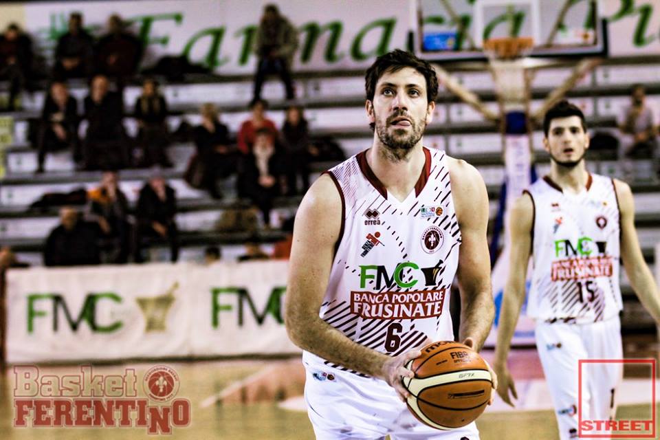 Classe, leadership, attaccamento alla maglia e l'inconfondibile linguaccia ai liberi 😛 
Auguri a capitan Gigli, buon compleanno! 🎊
#AMAranto