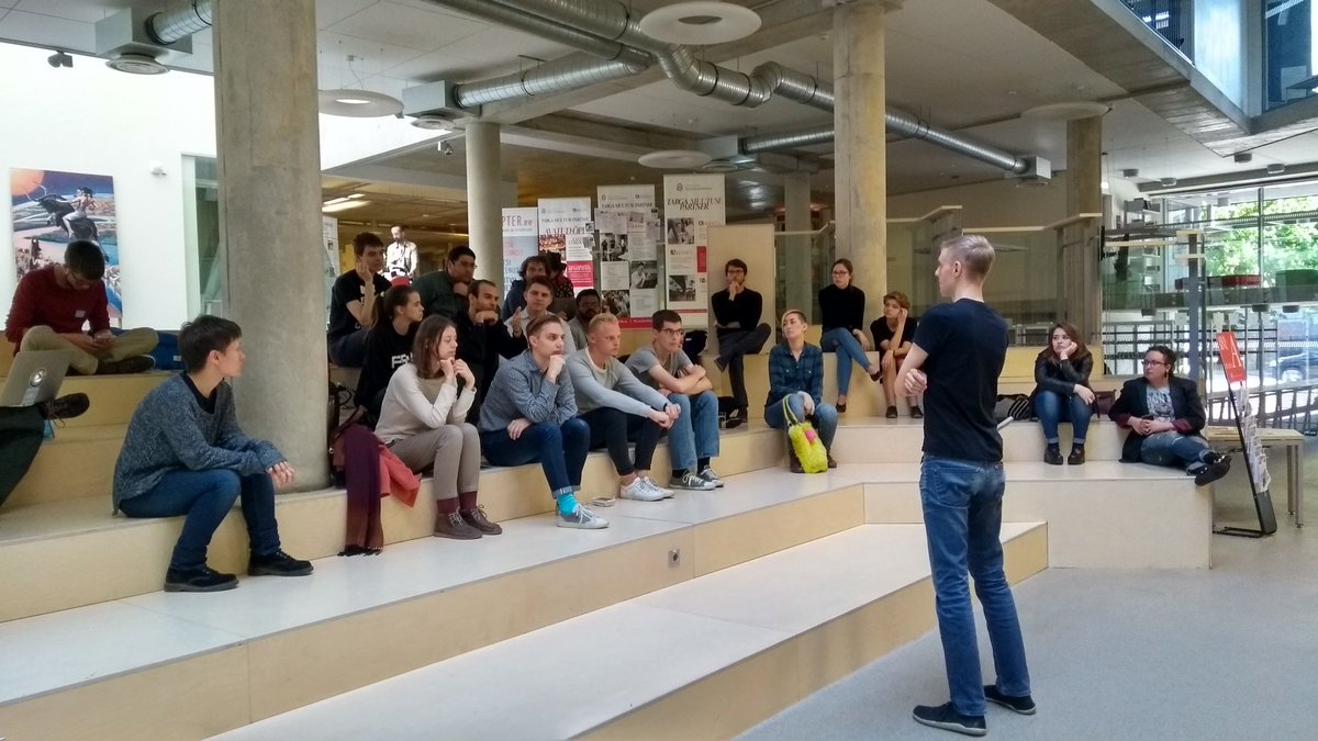 burnoutberni's tweet photo. #Copyfighters discussing the state of play of European copyright reform with @c3o https://t.co/SqCeLrYJMg