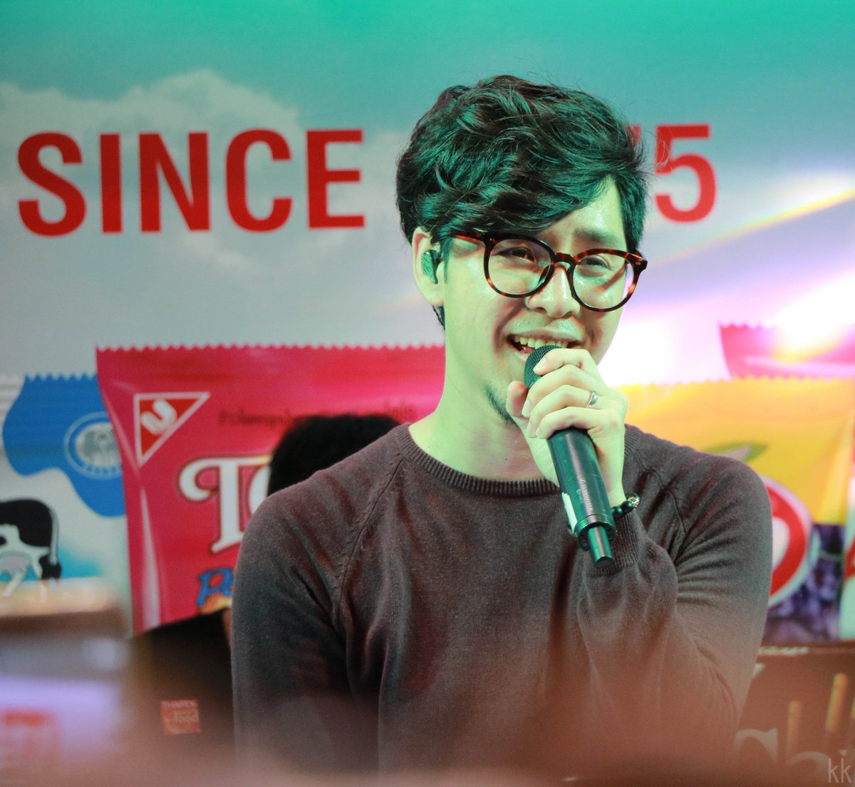 kkam__02's tweet photo. งุงิๆๆแอร้ยยยฟินวนปายย
#Tomroom39 #TomIsara #thaifex2017 https://t.co/z1Y7Isk55l