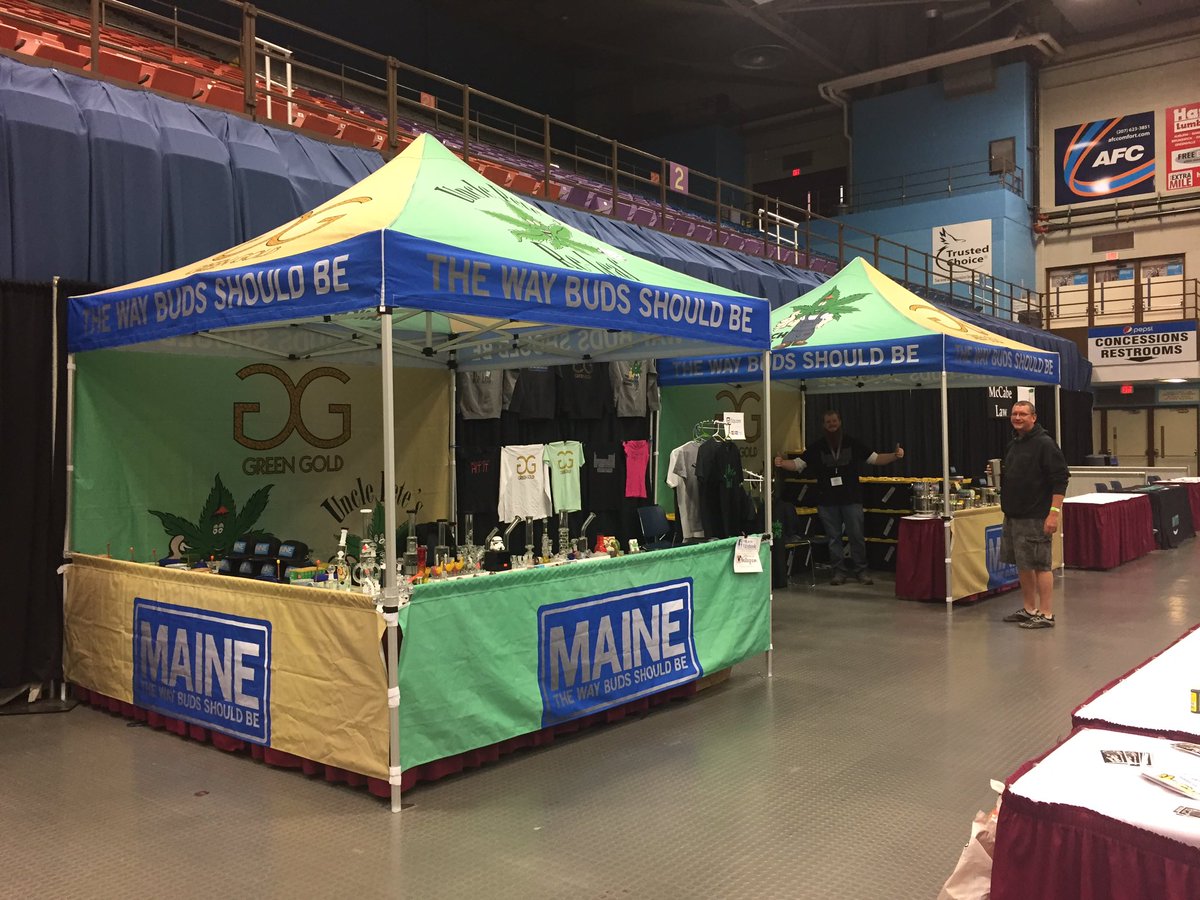 GreenGoldInc's tweet photo. #boom #Augusta #Maine #Homegrown #tradeshow #expo #cannabis #smoking #accessories #apparel #comeseeus #bud #green #gold #greengoldinc https://t.co/8WylaIjsDa