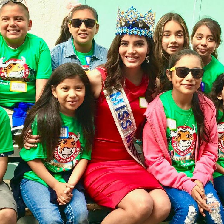 MissWorldLtd's tweet photo. Miss World joined 100 children for a special day at the seaside!
#missworld #beautywithapurpose #chanceforchildren https://t.co/Zvboh2R2iM