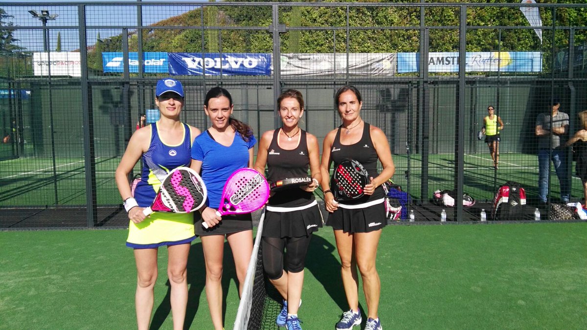 AquadelFem's tweet photo. Juntas somos más fuertes! A disfrutar de esta nueva oportunidad que nos regala el pádel #SNPadel y Lloviendo 🌧🌧🌧🌩 #AquadelCenterPadelTeam"B" https://t.co/ai7RmRMrLF
