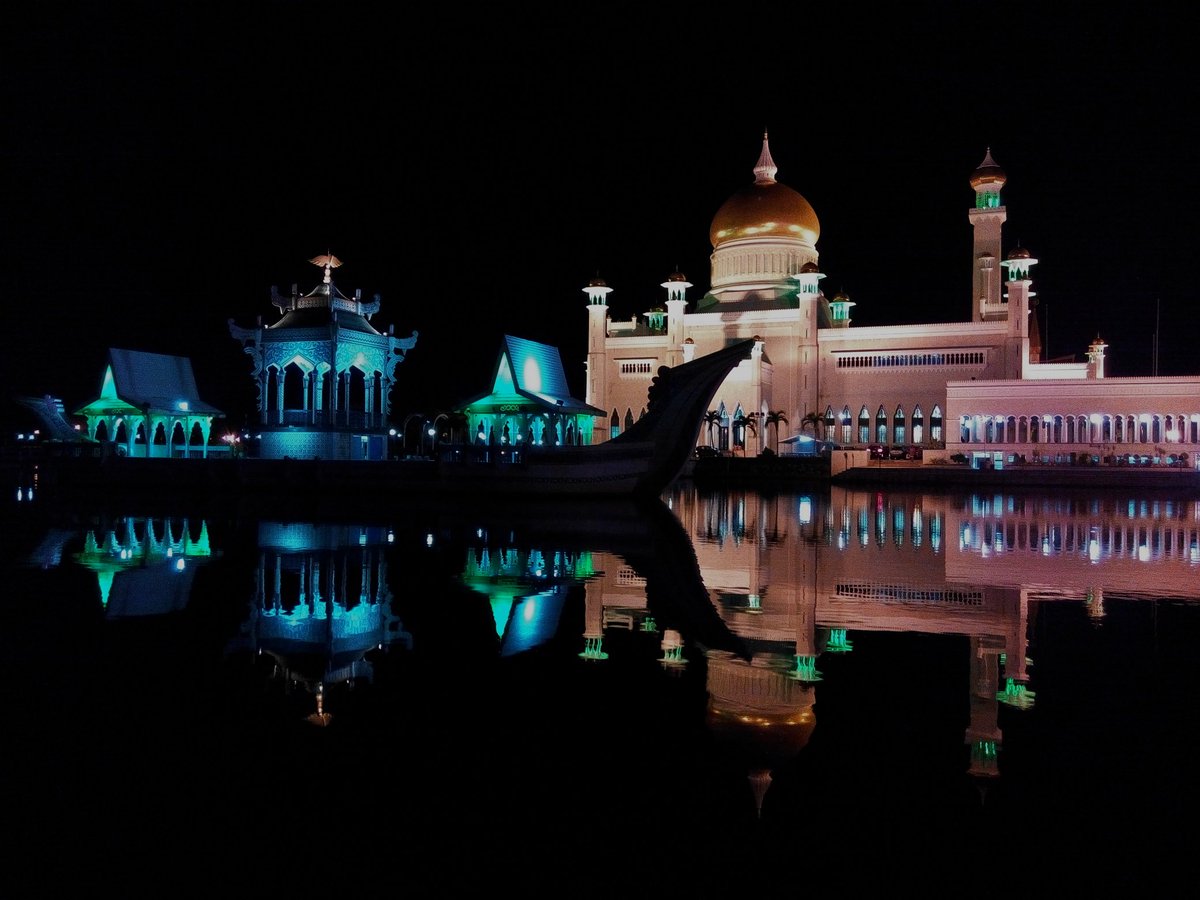 Nabil2311's tweet photo. Masjid Omar Ali Saifuddien #Brunei #Masjid #Mosque #MasjidInBrunei #MosqueInBrunei #WorldMosque #SouthEastAsia #ASEAN #Islam https://t.co/R9C6JiPLKB