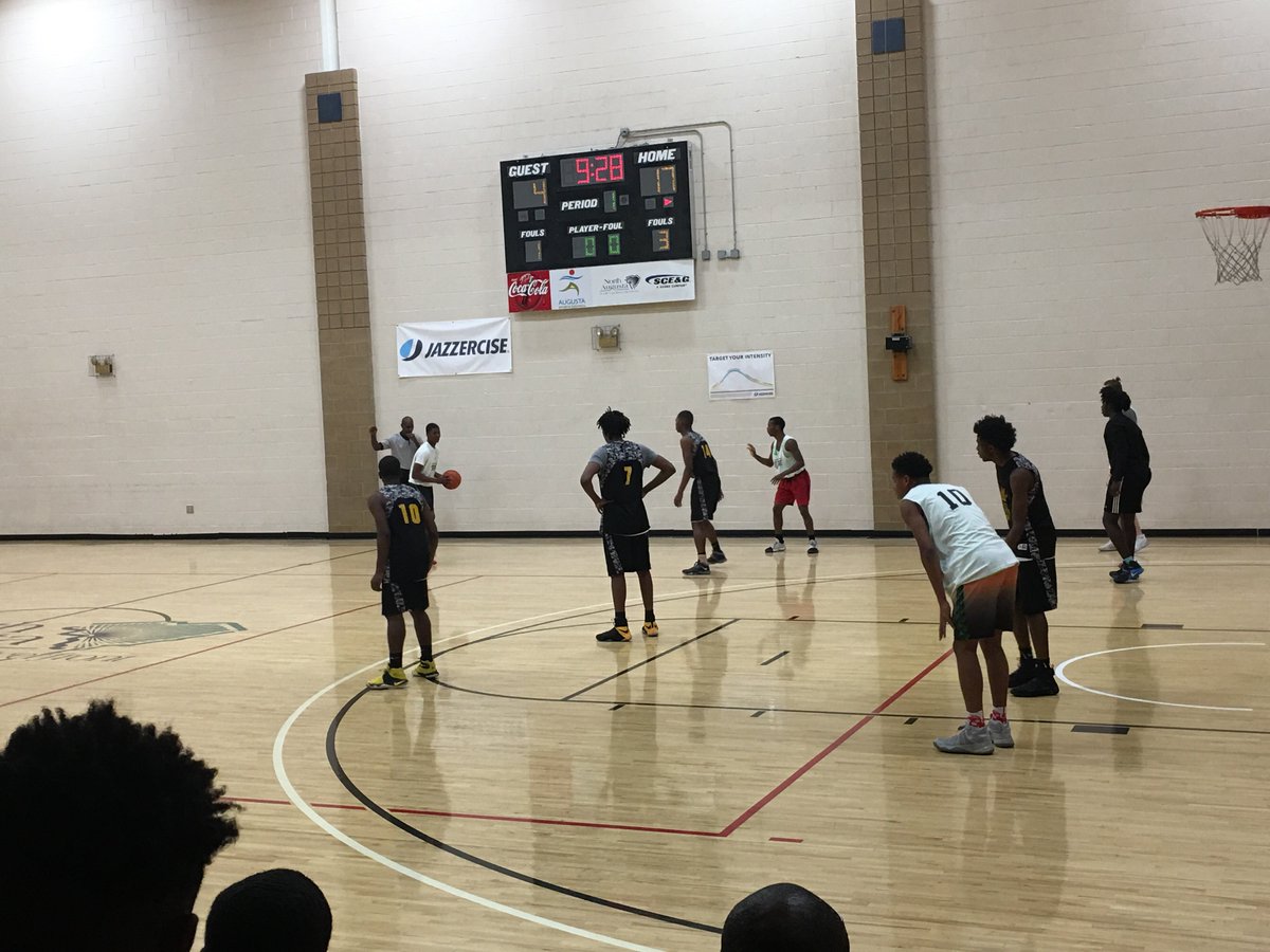 gdub_williams's tweet photo. TP(2018) is bringing the heat against Augusta Legends with 11th grade bracket play. @PQSports https://t.co/oMmlz3UEQw