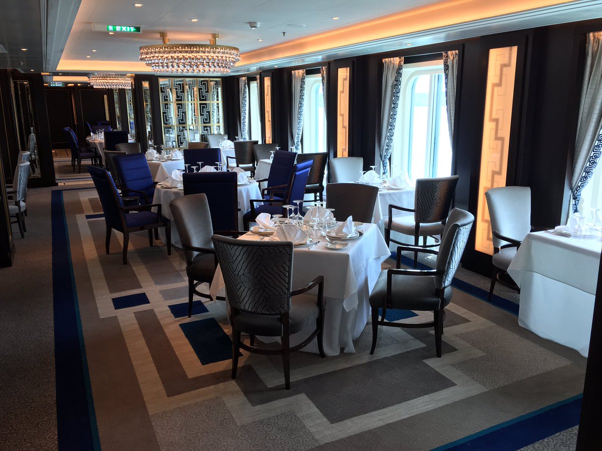 Keen to see if Cunard have put the glam into glamorous? Take a look at the Britannia Club restaurant. I want to dine here! #RefitForAQueen
