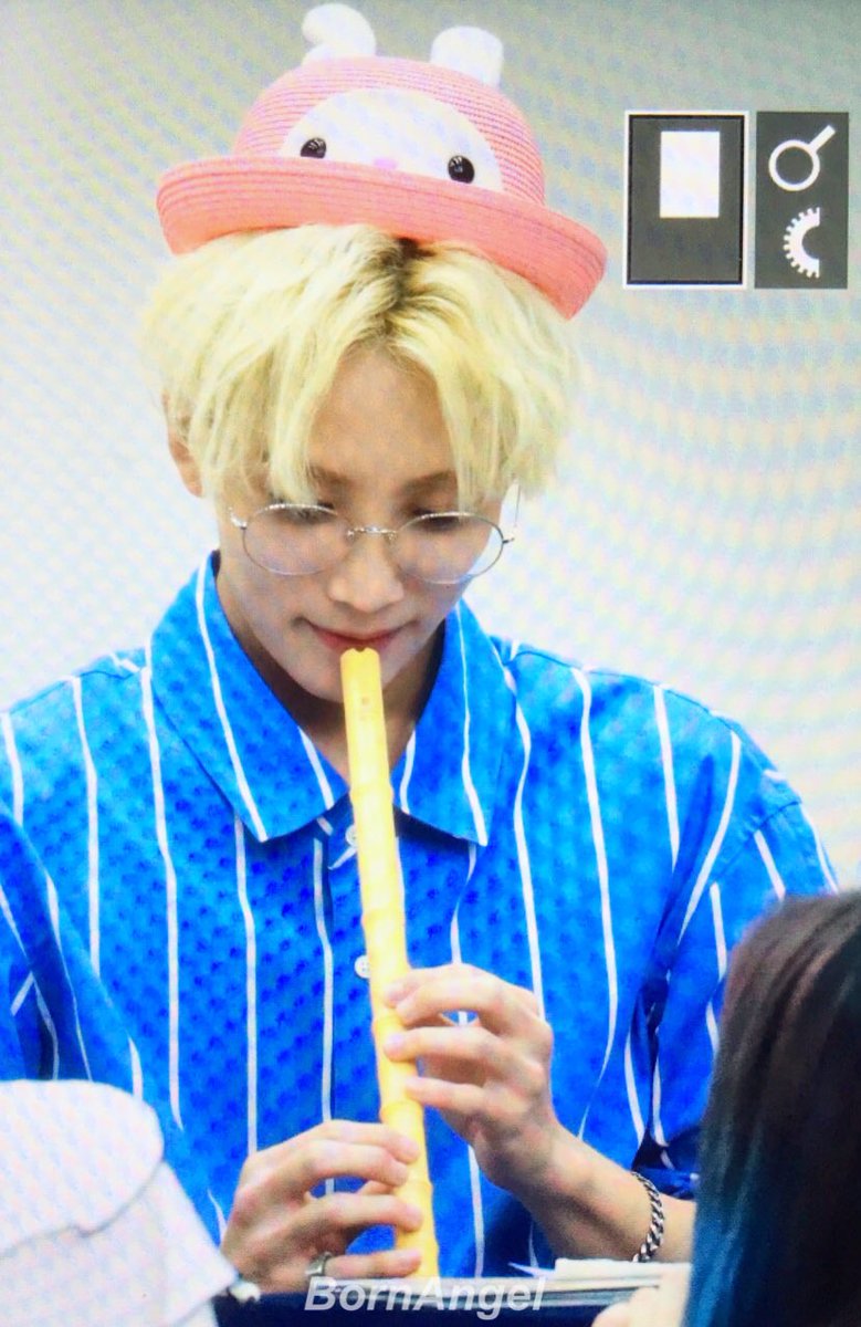 bornangel1004's tweet photo. @pledis_17 애기오빠😘
#세븐틴 #SEVENTEEN #정한 #JEONGHAN @pledis_17 https://t.co/8hZt9AACv2