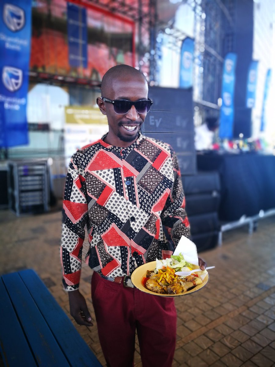 4otune's tweet photo. Colorful vibes at the @SACF_Market #SevenColoursSunday #GTEBWeek @sowetotheatres https://t.co/WehxPt1Jjg