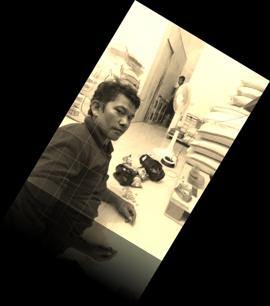 s_assri_solo's tweet photo. Masih semangat puasanya gaes 👦 
#Waroeng
#assri 
#solo 
#sate https://t.co/FbeJgzkq98