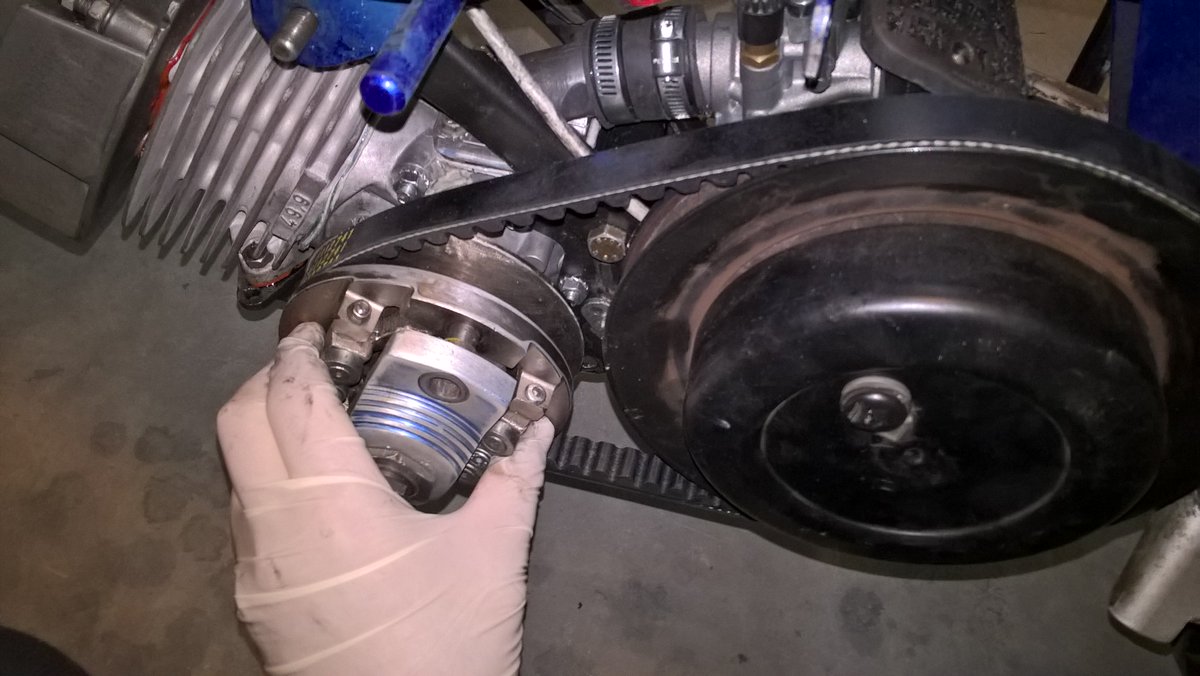 Ca y est j'ai trouvé la bonne #courroie #Malossi pour mon #103 spx