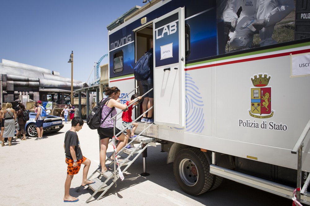 poliziadistato's tweet photo. A #cinecittaworld anche la Polizia per manifestazione #vivalitalia con #scientifica e #cinofili prossimi appuntamenti 9-10-11 giugno https://t.co/g9HNF5cCuE