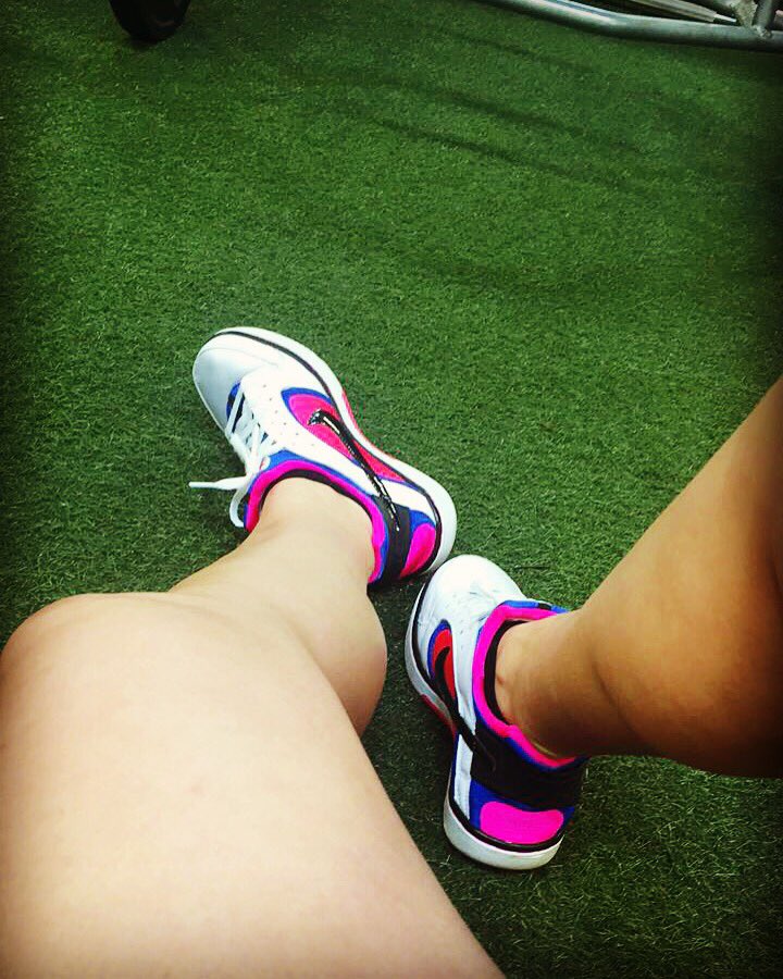 kadi0_0's tweet photo. Sunday's are for legs &amp; kick ass shoes #teamalwayshungry #warriorfuel #nike #icantwalk #bootygains🍑 #demcalvesdoe #ashleyhorner #magnifyyou https://t.co/UGkgBIvZfO