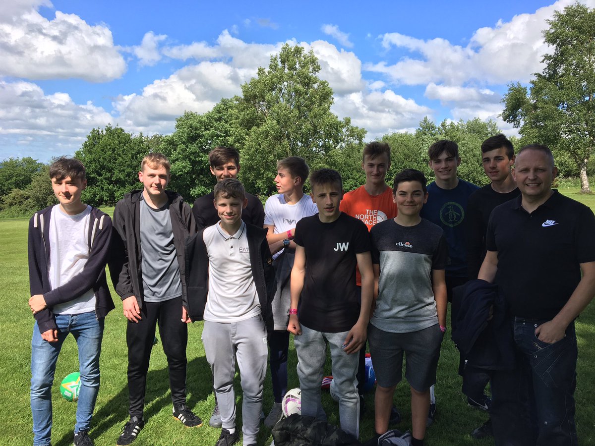 MillHillJuniors's tweet photo. Mill Hill under 15's enjoying foot golf for their end of season treat and presentation #toplads https://t.co/bkaxUL933v
