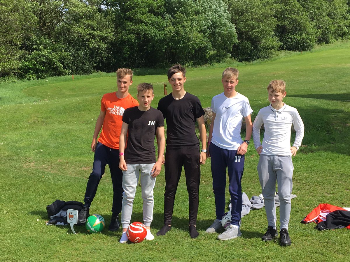 MillHillJuniors's tweet photo. Mill Hill under 15's enjoying foot golf for their end of season treat and presentation #toplads https://t.co/bkaxUL933v