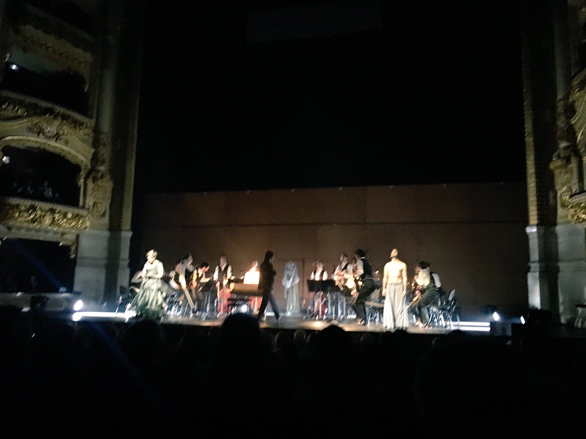 JordiMadd's tweet photo. "If they can do that,I can do this"touching words from @JoyceDiDonato against terrorism  after her beauty recital in @Liceu_cat #Inwar&amp;peace https://t.co/D8tjRxzxSs