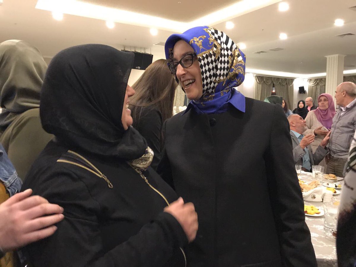 selvacam's tweet photo. Kadın Eğitim ve Kültür Merkezilerine giden kadınlarımız ve aileleriyle birlikte yaptık iftarımızı.... @vysltiryaki https://t.co/SCZEFXbTdK