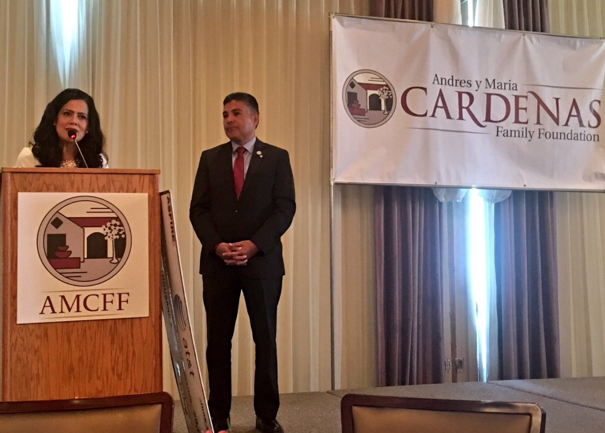 LupitaSCornejo's tweet photo. .@ATTPolicyCA proud to support the #AMCCF and #SFV scholars #CollegeBound #ATTImpact @ConnectToGood #LifeatATT #CollegeReady @RepCardenas https://t.co/8H40rKdBkG