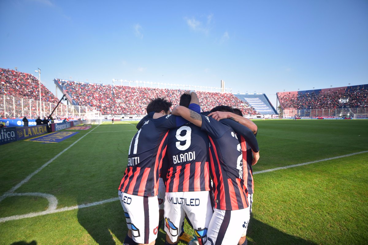 SanLorenzo's tweet photo. ¡GANOOOOOOOOOOOOOOOOOOOOOOOO #SANLORENZO 🔵🔴🔵! https://t.co/A6ehnWkXif