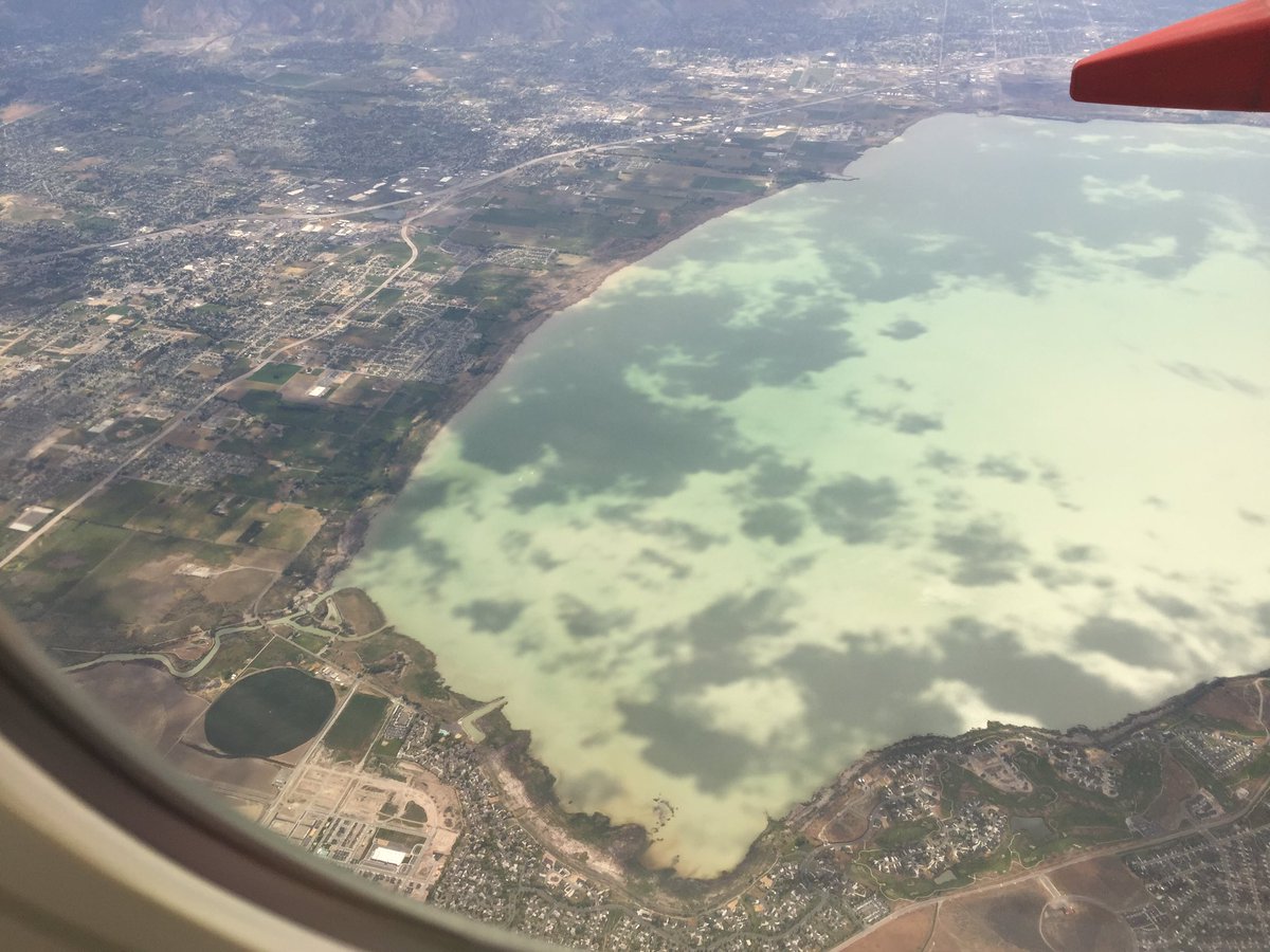 JulieKelso1's tweet photo. On my way to #2017sfs flew over Utah lake. There is my sampling site! #waterquality #iutah https://t.co/wPUi3i8TuS