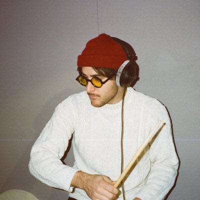 Happy birthday Zac Farro, thanks for coming back to Paramore. I love you. 